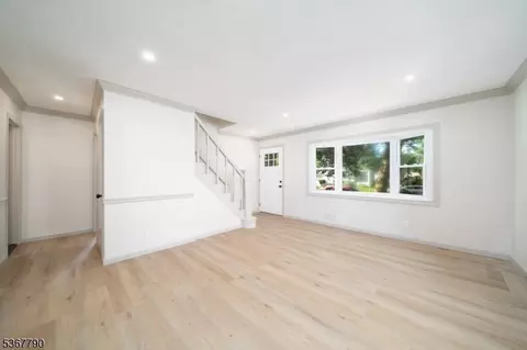 670 W Hazelwood Ave, Rahway, NJ 07065