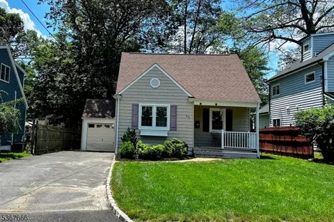 33 Lee Rd, Livingston, NJ 07039