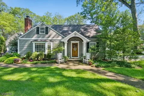 33 Tall Oaks Dr, Summit, NJ 07901