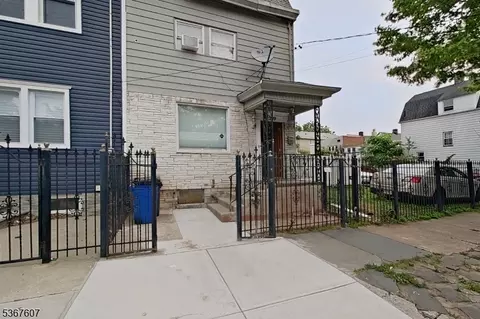 299 7th Ave, Newark, NJ 07107
