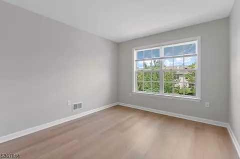 16 Edith Dr, Somerset, NJ 08873 photo 32