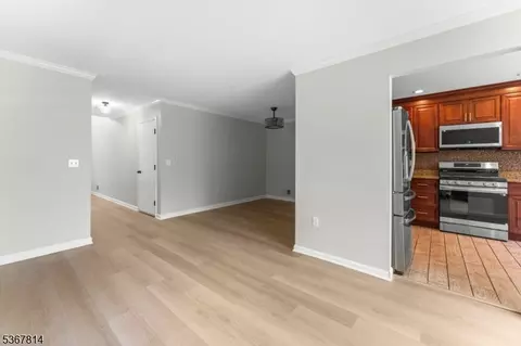 16 Edith Dr, Somerset, NJ 08873 photo 7