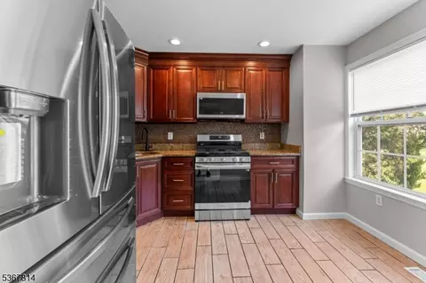 16 Edith Dr, Somerset, NJ 08873 photo 12