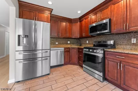 16 Edith Dr, Somerset, NJ 08873 photo 13