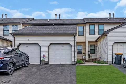 614 Almond Ct, Flemington, NJ 08822