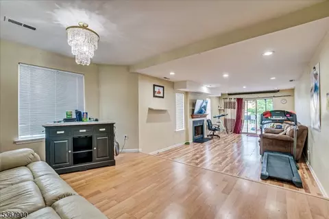 1702 Amanda Ct #1702, Piscataway, NJ 08854