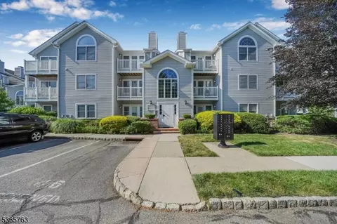 41 Genoble Rd, Montville, NJ 07045