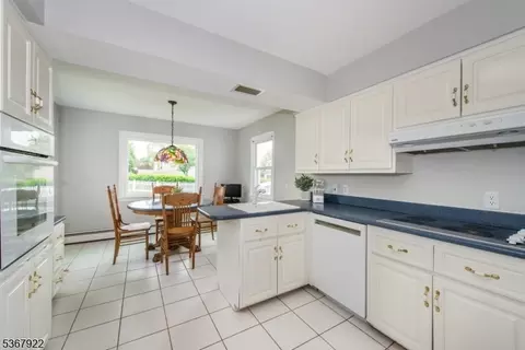 24 Mostyn Rd, Randolph, NJ 07869 photo 9