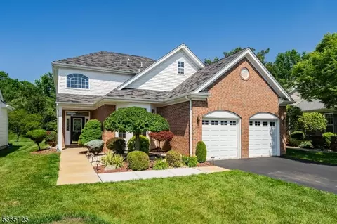 267 Tyler Ct, Monroe Township, NJ 08831