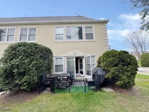 8619 Brittany Dr, Wayne, NJ 07470 photo 10