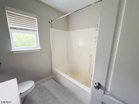 8619 Brittany Dr, Wayne, NJ 07470 photo 5
