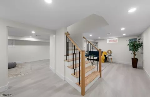 1 Crescent Rd, Wallington, NJ 07057 photo 29