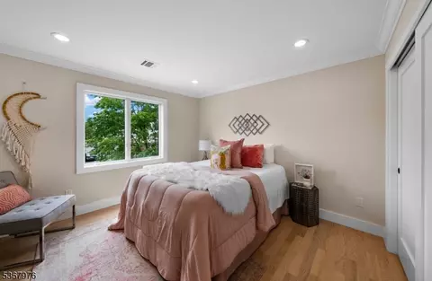 1 Crescent Rd, Wallington, NJ 07057 photo 16