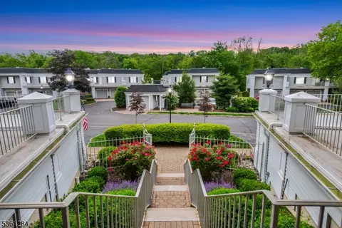 212 Riveredge Dr #212, Chatham Twp, NJ 07928