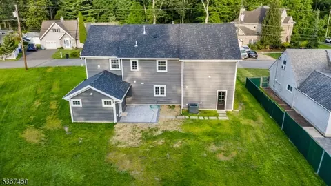 27 Laytham Dr, Wayne, NJ 07470 photo 45