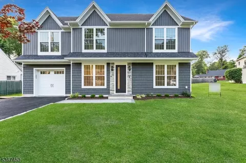27 Laytham Dr, Wayne, NJ 07470 photo 2