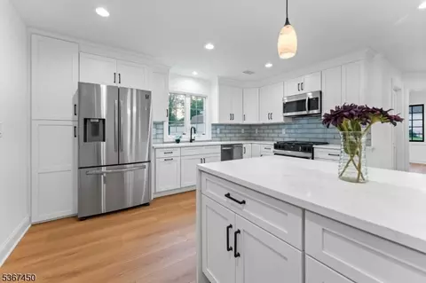 27 Laytham Dr, Wayne, NJ 07470 photo 8