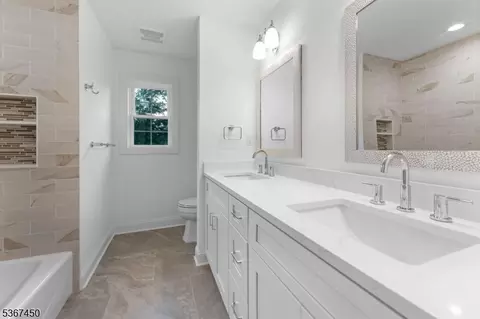 27 Laytham Dr, Wayne, NJ 07470 photo 25