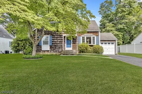 446 Oakridge Ave, North Plainfield, NJ 07063