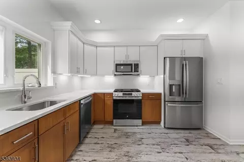 206 E 9th Ave, Roselle, NJ 07203 photo 3