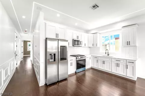 109 Fulton St, Elizabeth City, NJ 07206