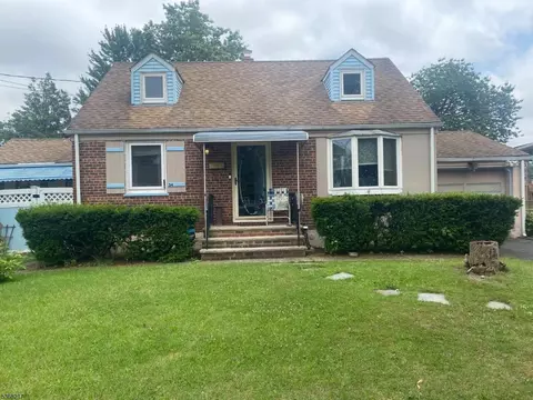 54 Heather Ln, Roselle, NJ 07203