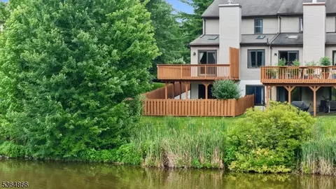 56 Elm Ter, Flemington, NJ 08822