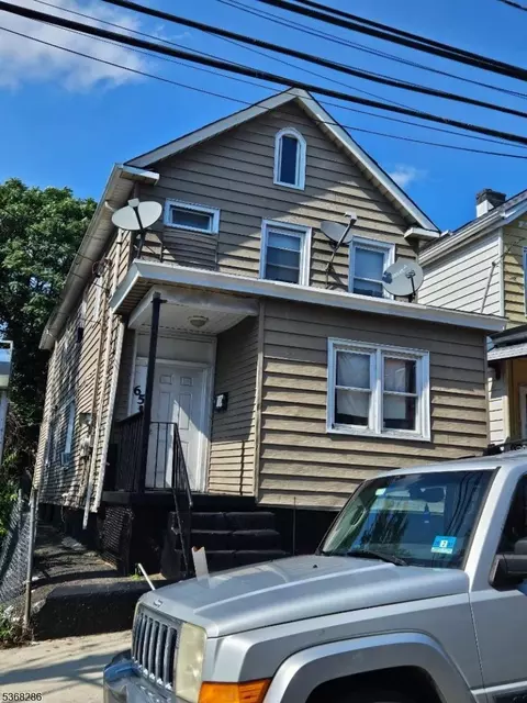 65 Putnam St #2, Paterson, NJ 07524