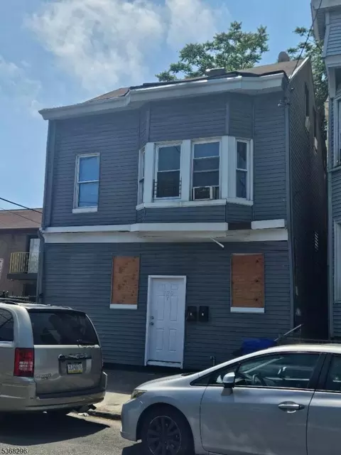 720 E 18th St #2, Paterson, NJ 07501
