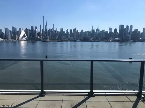 1200 Ave Port Imp705 #705, Weehawken Twp, NJ 07086