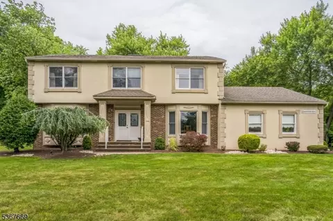 14 Greensview Dr, Scotch Plains, NJ 07076