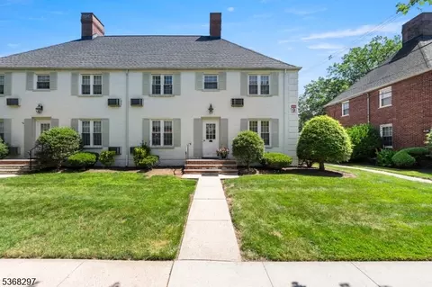 32 A Parkway Vlg, Cranford, NJ 07016