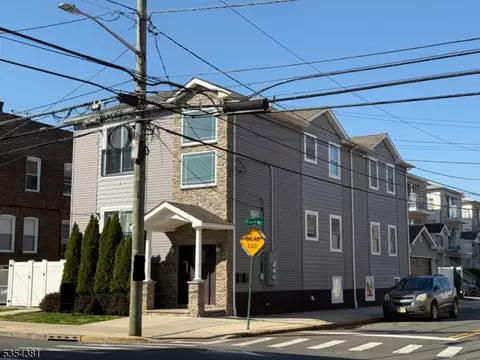 572 4th Ave, Elizabeth, NJ 07202