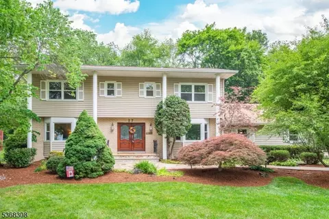 27 Brittany Rd, Montville, NJ 07045