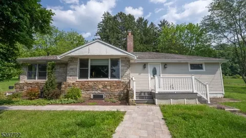 506 River Rd, Asbury, NJ 08802