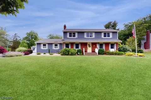 17 Camden Rd, Hillsborough, NJ 08844