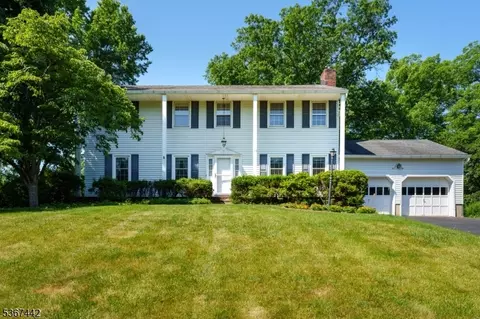12 Brookside Dr, Skillman, NJ 08558