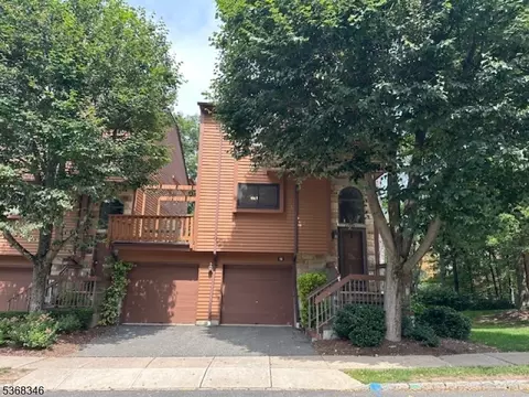 18 Flintlock Ter, Rockaway, NJ 07866