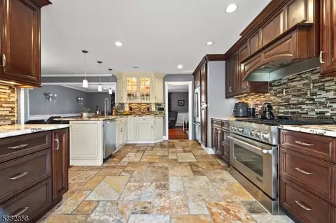 16 Baldwin Ter, Wayne, NJ 07470 photo 13