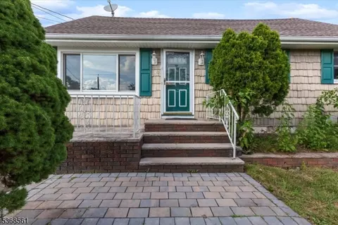 18 Westbury Rd, Iselin, NJ 08830