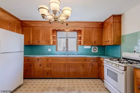 39 Academy Ave, Plainfield, NJ 07062 photo 4