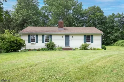 17 Joliet St, Whitehouse Station, NJ 08889
