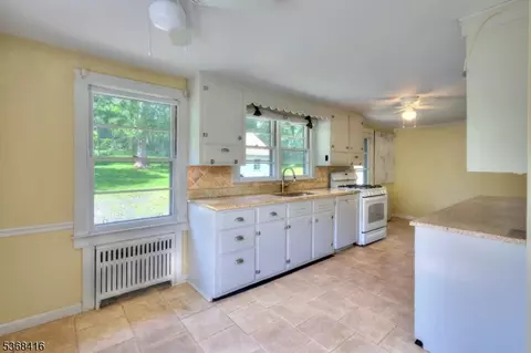17 Joliet St, Tewksbury Twp, NJ 08858 photo 13