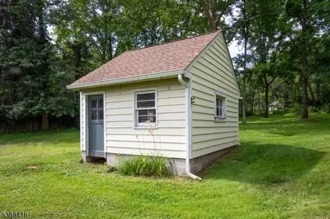 17 Joliet St, Tewksbury Twp, NJ 08858 photo 5