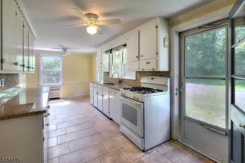 17 Joliet St, Tewksbury Twp, NJ 08858 photo 15