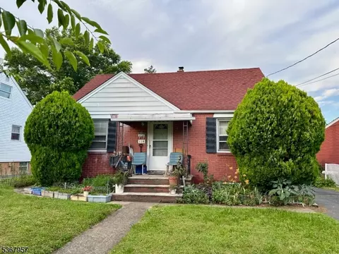 118 Ploch Rd, Clifton, NJ 07013