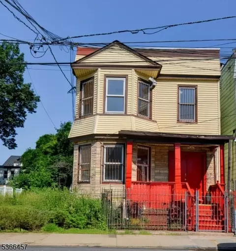 307 21st St, Irvington, NJ 07111