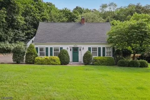 777 Aspen Way, Franklin Lakes, NJ 07417