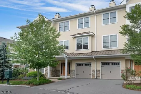 29 Park Pl, Mountain Lakes, NJ 07046