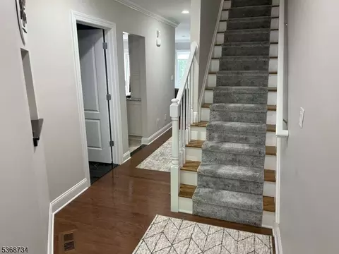 22 Eggers Ct, Summit, NJ 07901 photo 2